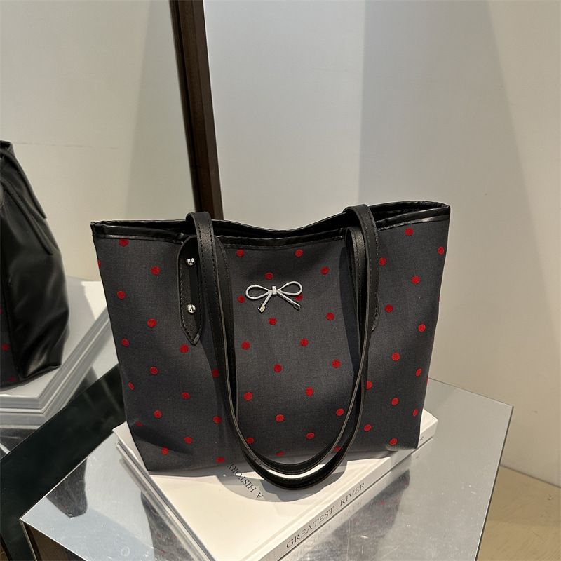 Bolsa de tela de gran capacidad de aire extranjero, punto de onda de corazón de桃ar, otoño de 2024 nueva moda de moda, bolsa de hombro universal