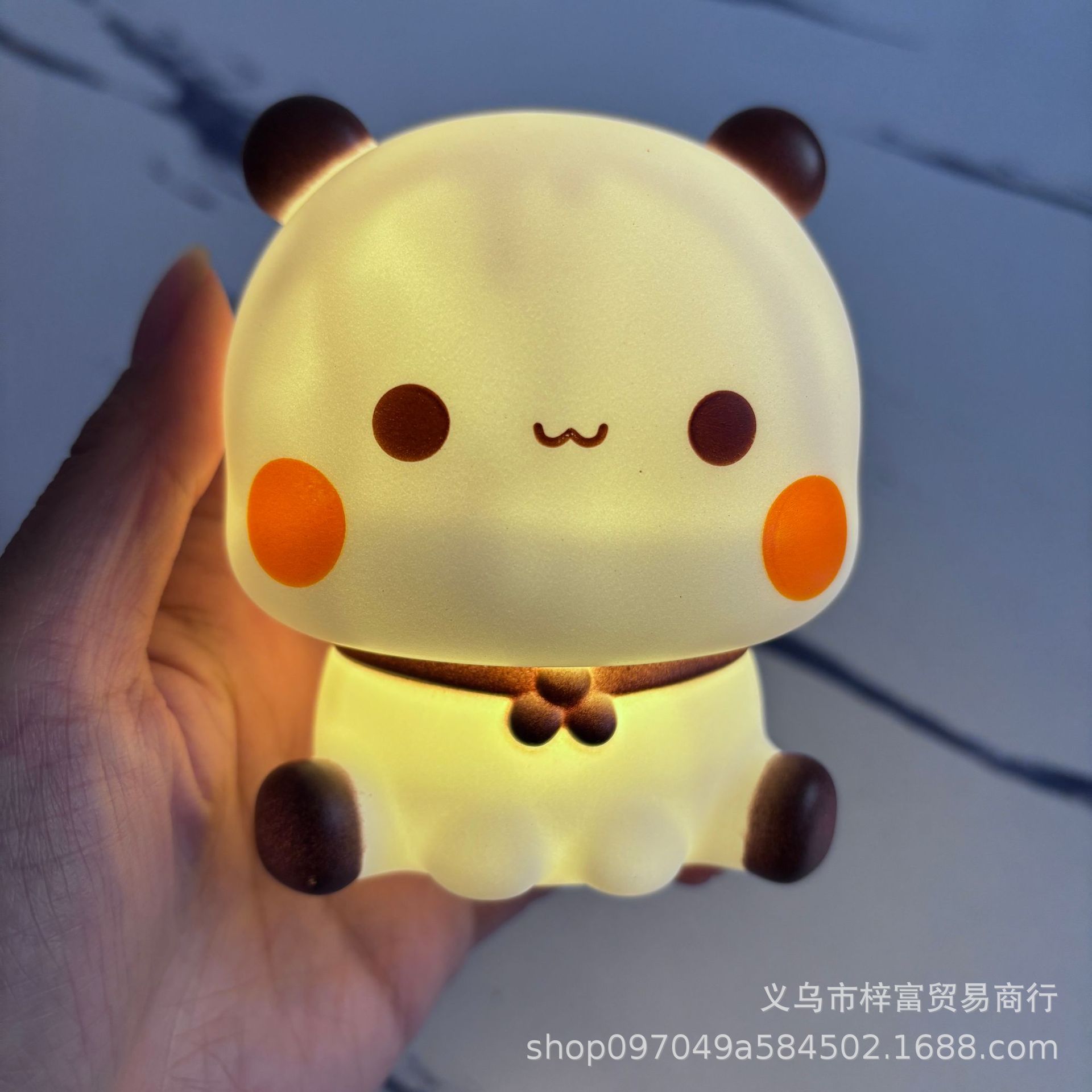 Lámpara de noche junto a la cama Crayon Shin-chan & Little Bear Children's Sleep Sleep Night Light Light Creative Silicone Pat Light
