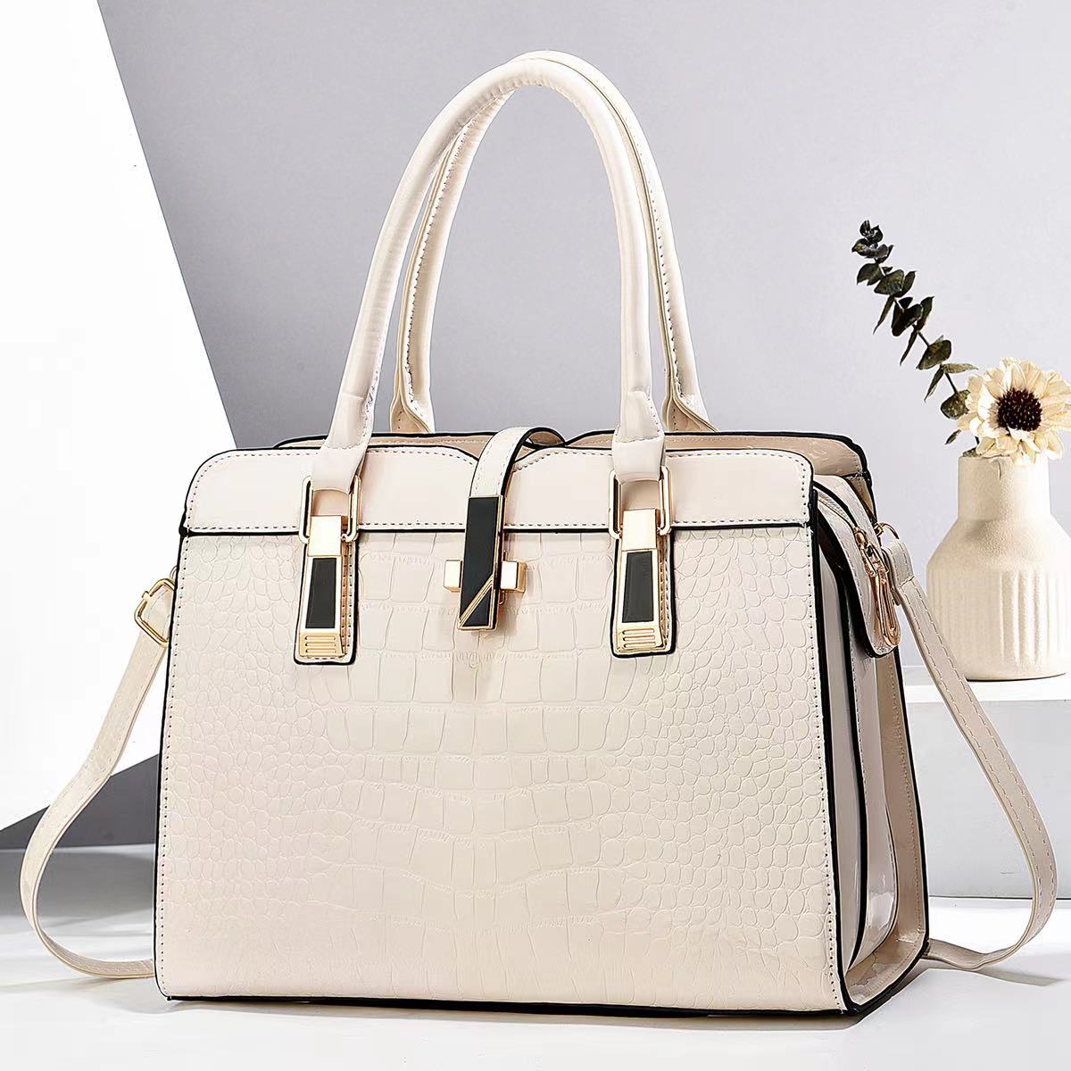 Fabricantes de comercio exterior damas atmósfera damas mochila de moda bolso nuevo paquete de madre universal verano hombro único 2025