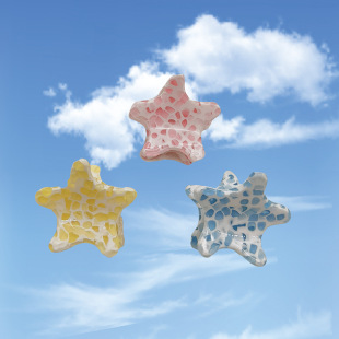 ���������������ץ�A�L�~�з���R���Ǻ�����Ů���Ԅ����A�l�