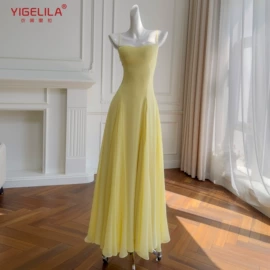 连衣裙;时尚休闲套装;女式毛呢外套