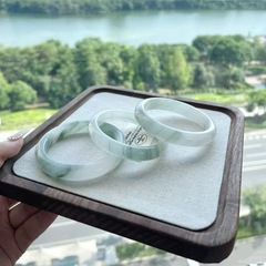 天然天山翠手镯女款新疆雪翠飘花玉镯金丝玉翡翠色玉石手镯批发