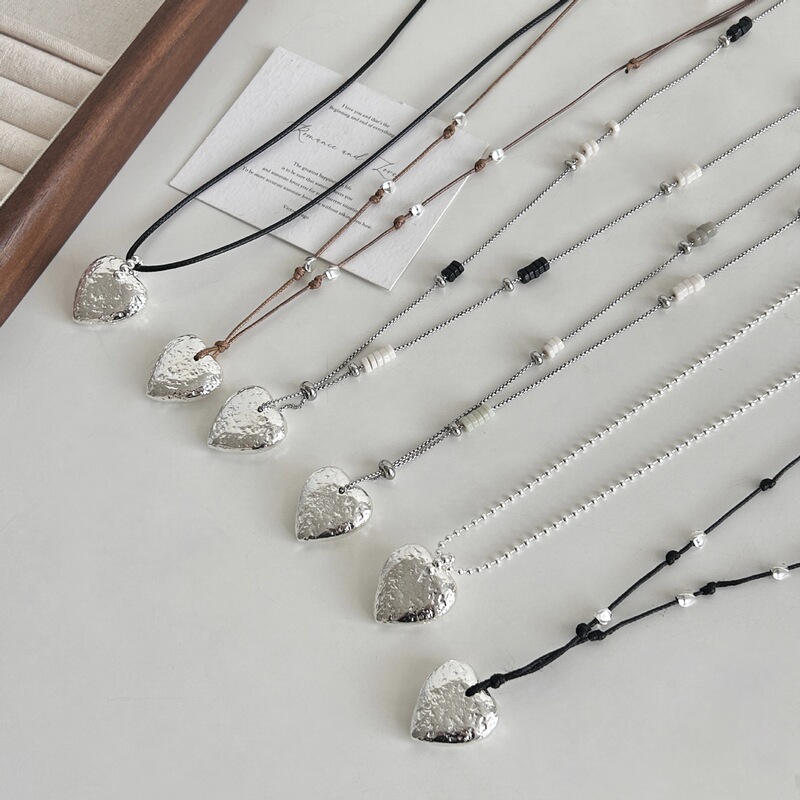 Blogger's Same Style Korean Ins Simple Long Zipper Necklace with Textured Heart Beads, Adjustable, High-End Feel Blogger's Same Style Korean Ins Simple Long Zipper Necklace with Textured Heart Beads, Adjustable, High-End Feel