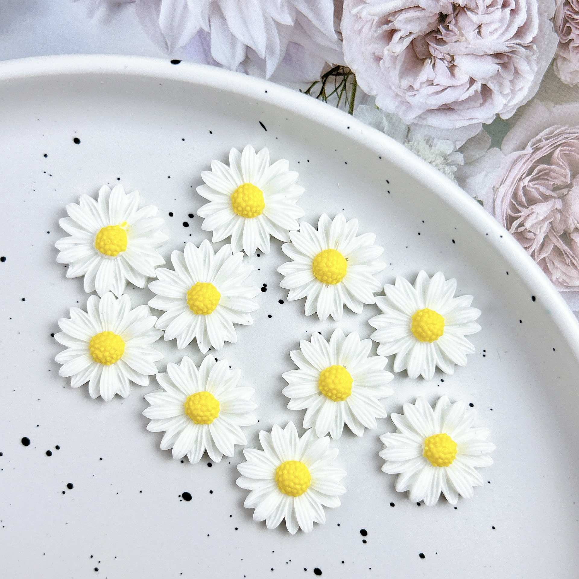 Relieve de primavera pequeña margarita pegatinas de uñas tamaño de óleo tridimensional flor blanca decoración de uñas al por mayor