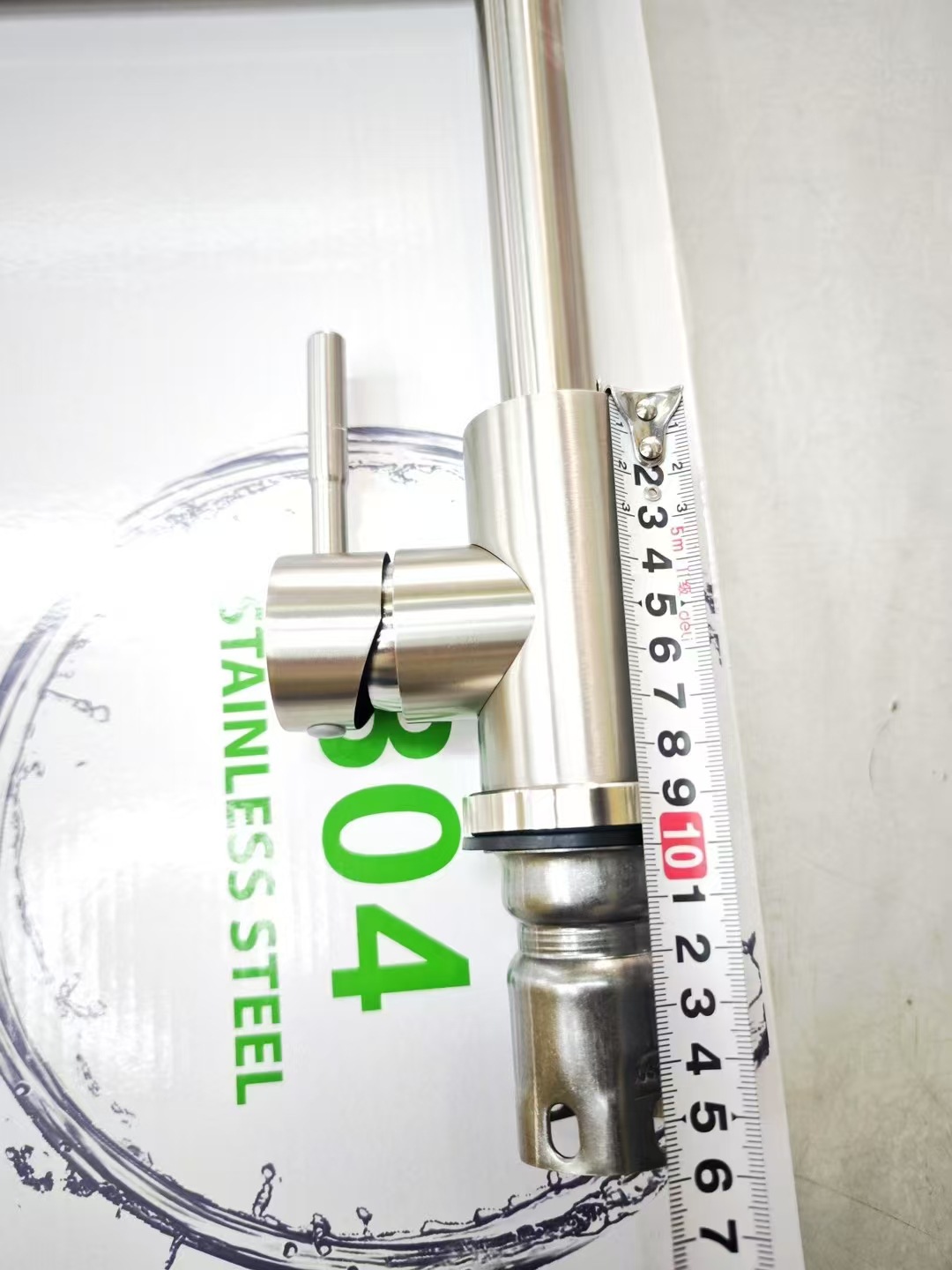Wholesale kitchen faucets, cold and hot 304 stainless steel faucets, sink sinks, rotating and folding faucets from the manufacturer Item Picture
