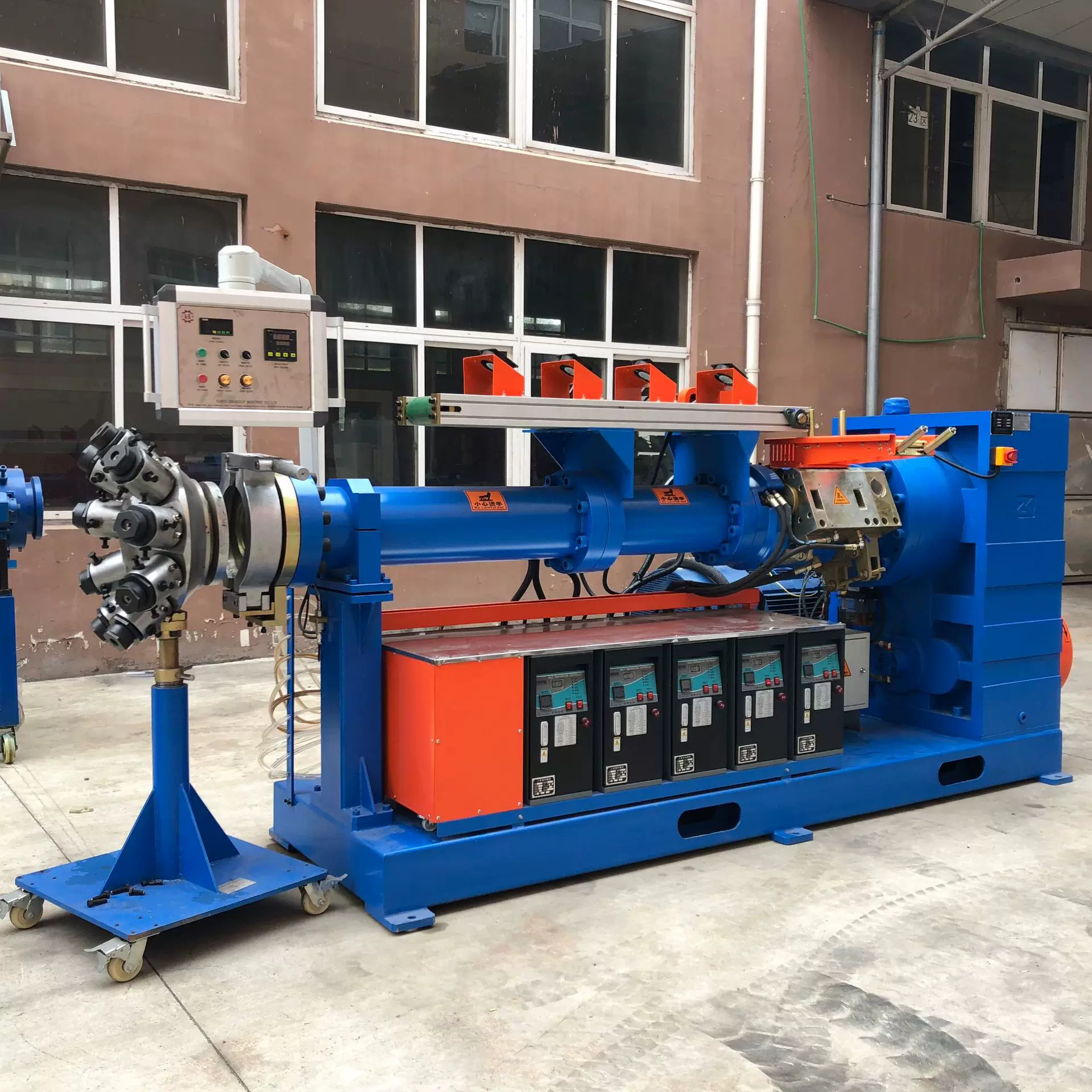 源头厂家直供批发定制省电省人工优质高产200橡胶冷喂料挤出机