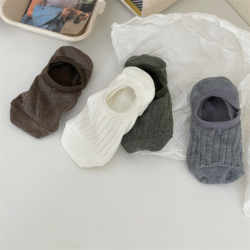 New elastic ankle socks women's spring and summer socks shallow mouth solid color socks invisible socks silicone anti-fall heel breathable Japanese students New elastic ankle socks women's spring and summer socks shallow mouth solid color socks invisible socks silicone anti-fall heel breathable Japanese students