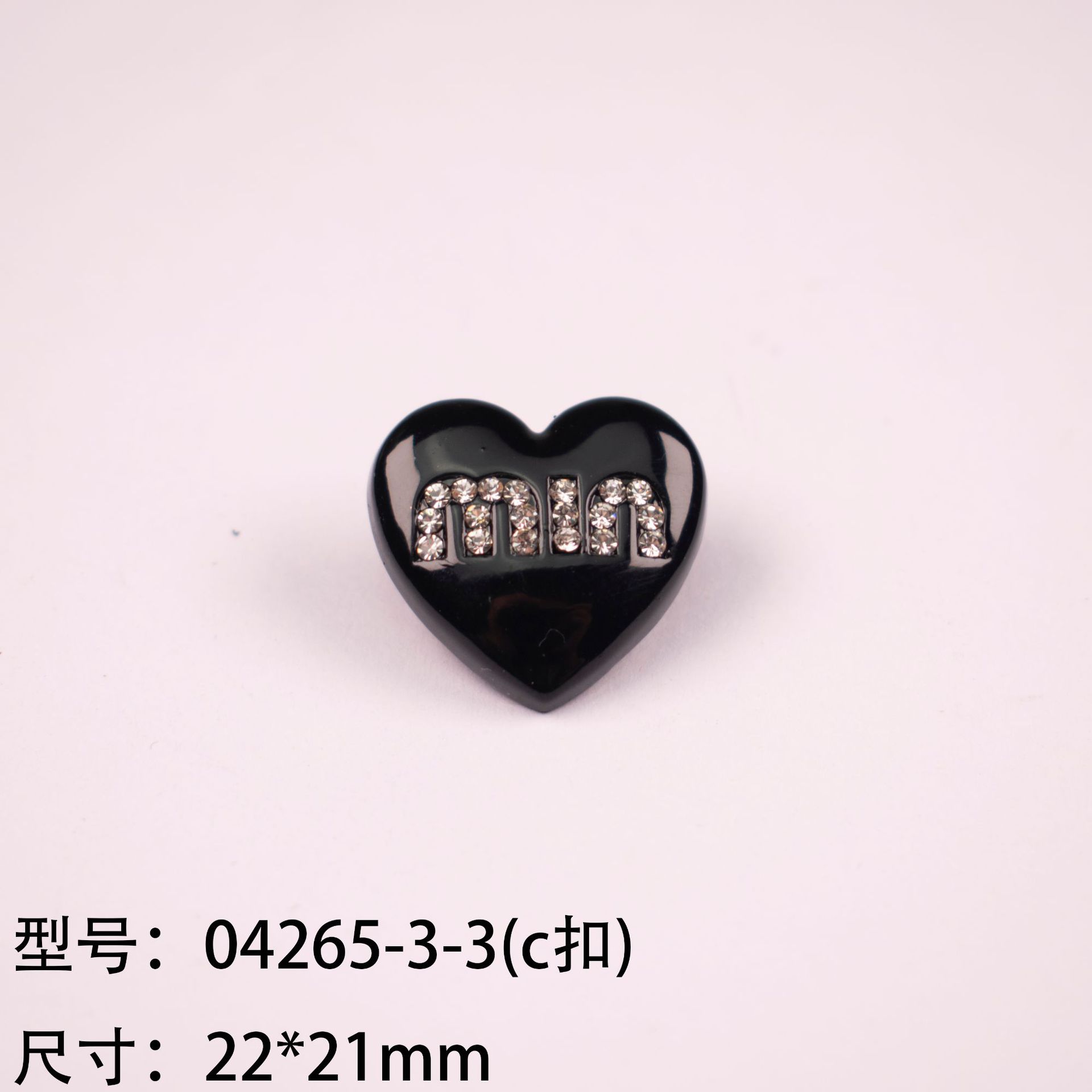 卸売り日韓柔らかい色の愛の小香風標のミュウミュウのアルファベットはダイヤモンドのdiy合金をつけて明るい漆を焼いて配合します。