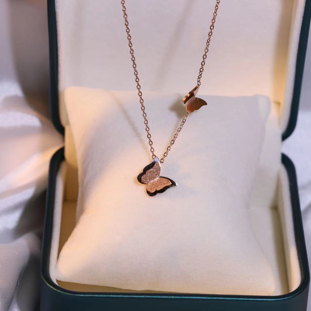 Fashion Heart Shape Titanium Steel Inlay Zircon Pendant Necklace 1 Piece