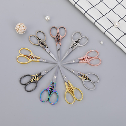 Classical colored titanium plum blossom scissors, stainless steel craft scissors, cross stitch DIY scissors, beauty tools, retro small scissors wholesale