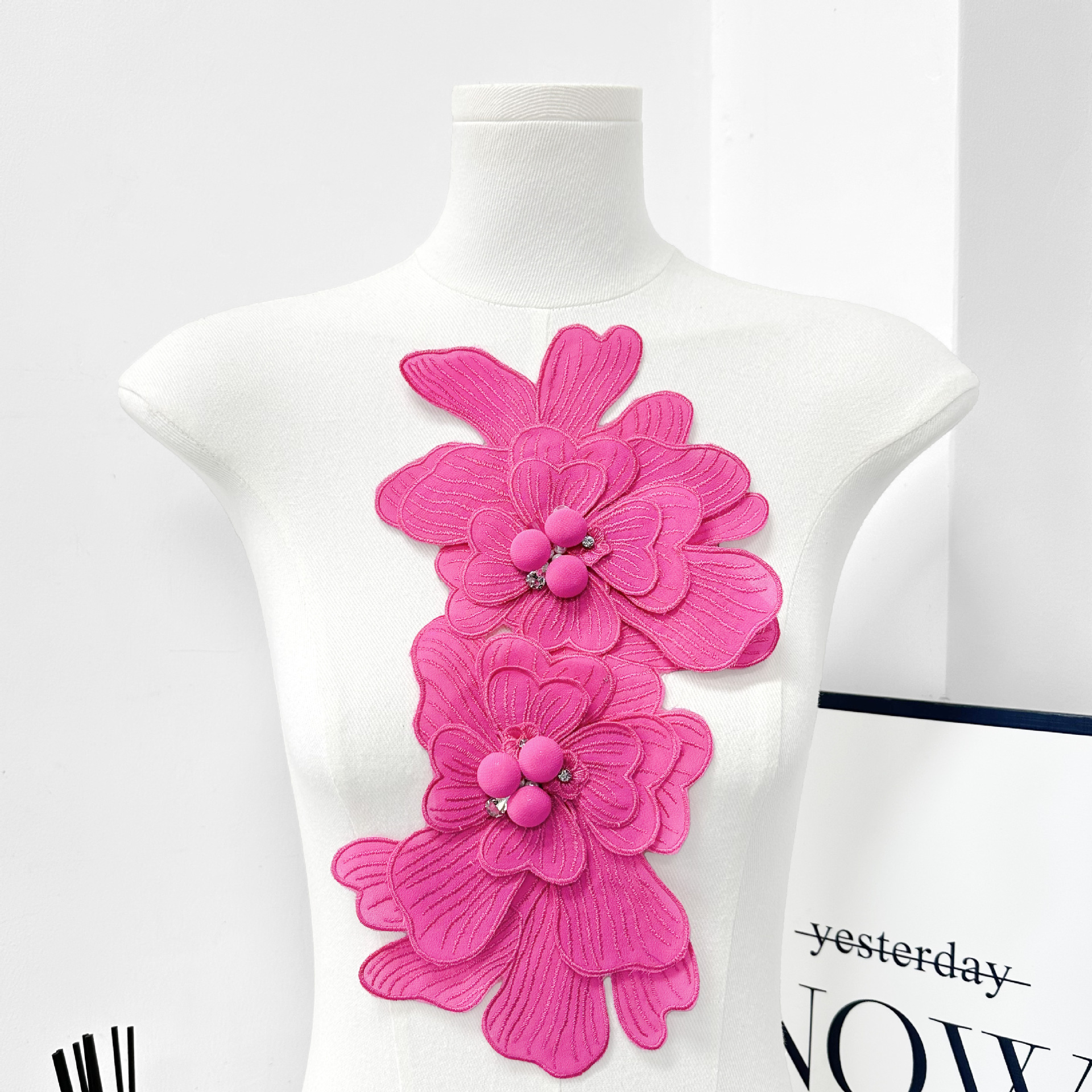 Parches de tela floral, broches y apliques de ropa con bordado de cuentas, accesorios DIY para vestidos de novia y faldas, superventas transfronterizos. image 14