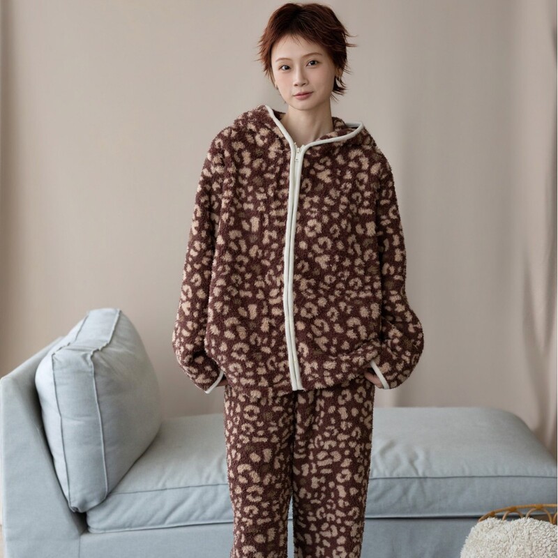 Teddy Velvet Retro Loungewear for Women, Hooded Zip-Up Set, Suitable for Outerwear, Comfortable, Warm, Thickened, with a Turn-Down Collar, Pajamas