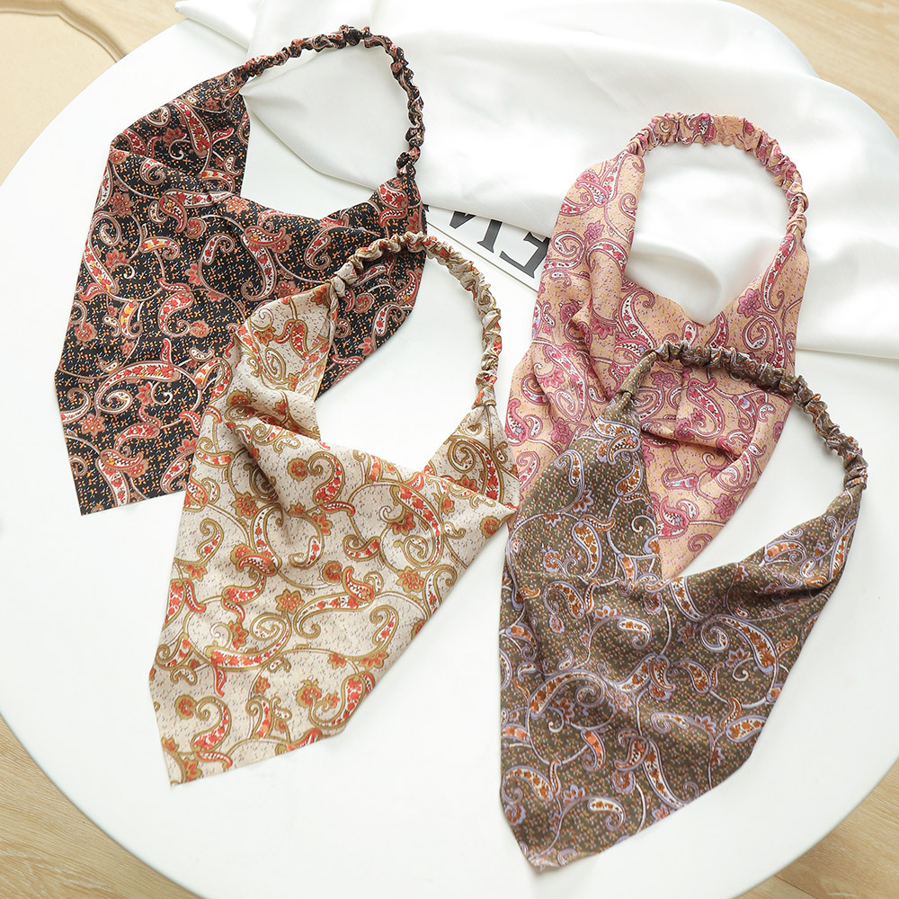 Wholesale Floral Pattern Triangle Scarf Hairband Nihaojewelry display picture 1