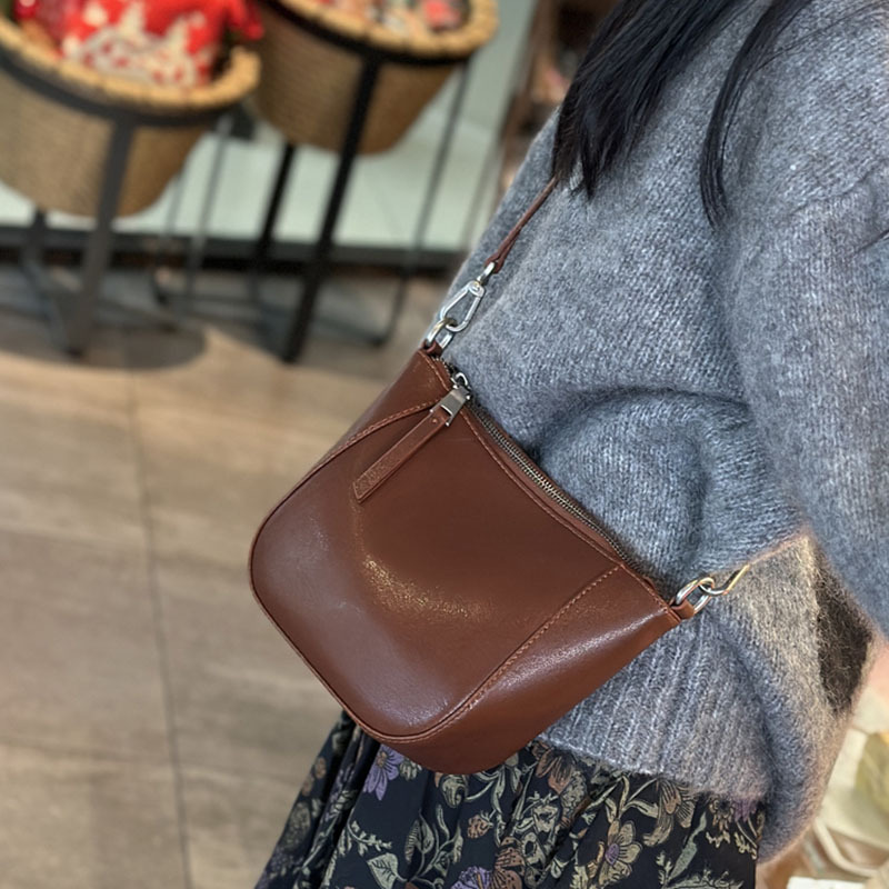 2026 Spring New Genuine Leather Shoulder Bag For Women, Versatile High-End Niche Small Cowhide Crossbody Bag - Thumbnail 4