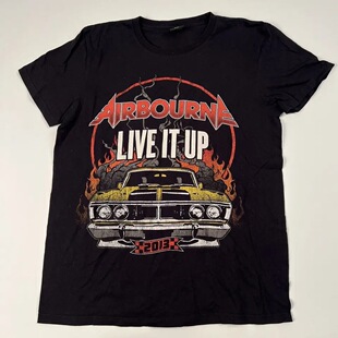 Airbourne����T��Live It Up�Ĵ�����Ѳ�ݺ�ɫ�{ɫ���e����