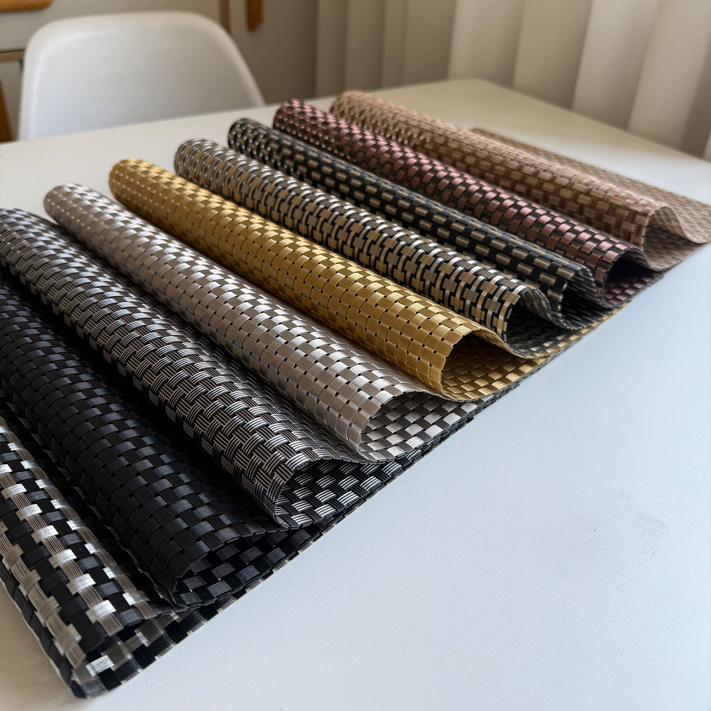 Cojín de comedor de PVC Teslin 8x8 espesar cojín de platos de comedor occidental alojamiento de mesa de hotel transfronterizo cojín de taza de té de lujo ligero oro