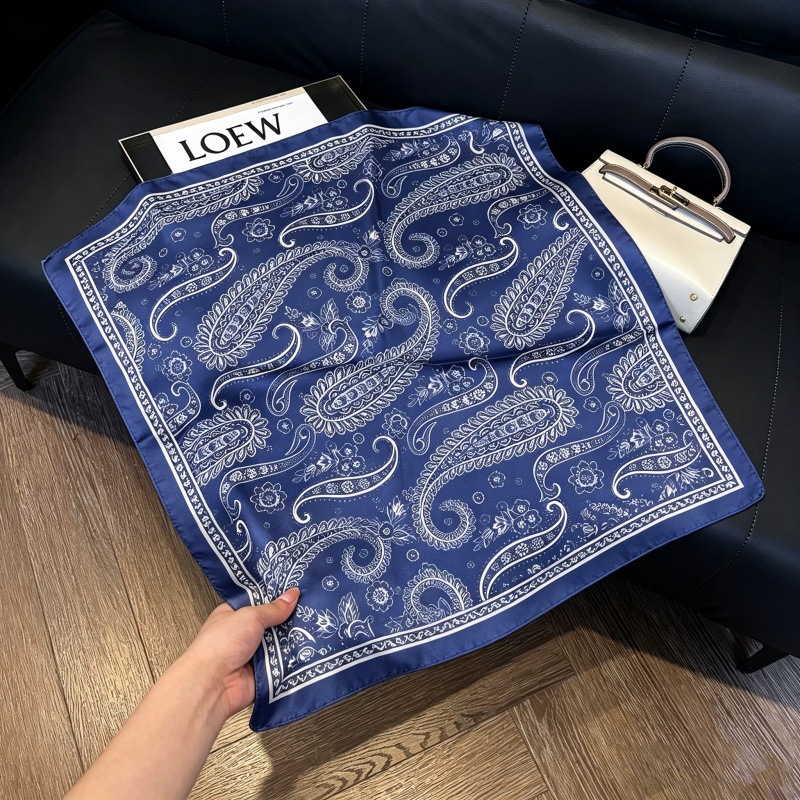 Colección 70*70 nuevo estilo bufanda de seda azul sensación de alta calidad imitación bufanda cuadrada de seda moda todo-fósforo bolsa atada bufanda de pelo