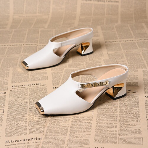 French-style hollow-out closed-toe shoes for women—summer outdoor wear, round-toe slip-on half-slippers, versatile, soft-soled, elegant, breathable, flat-heeled sandals.