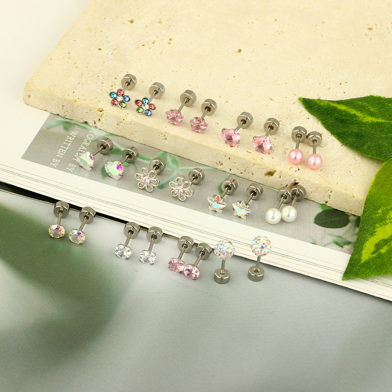 Pointed titanium steel lip stud product view