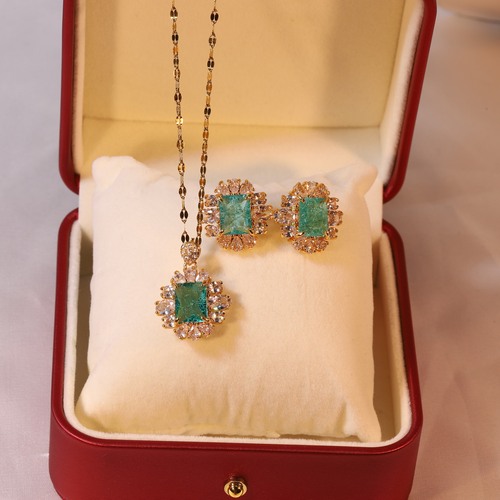 Necklace for women Internet celebrity emerald zircon niche earrings pendant high-end set non-fading titanium steel clavicle chain for women