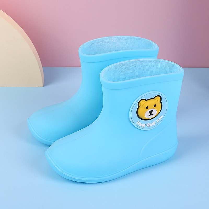 子供の束の口の雨の靴の卸売りの軽やかな小さい黄色のアヒルの雨の靴の中で小さい子供の防水は雨具の赤ちゃんの水の靴の女の子を外出します。|undefined