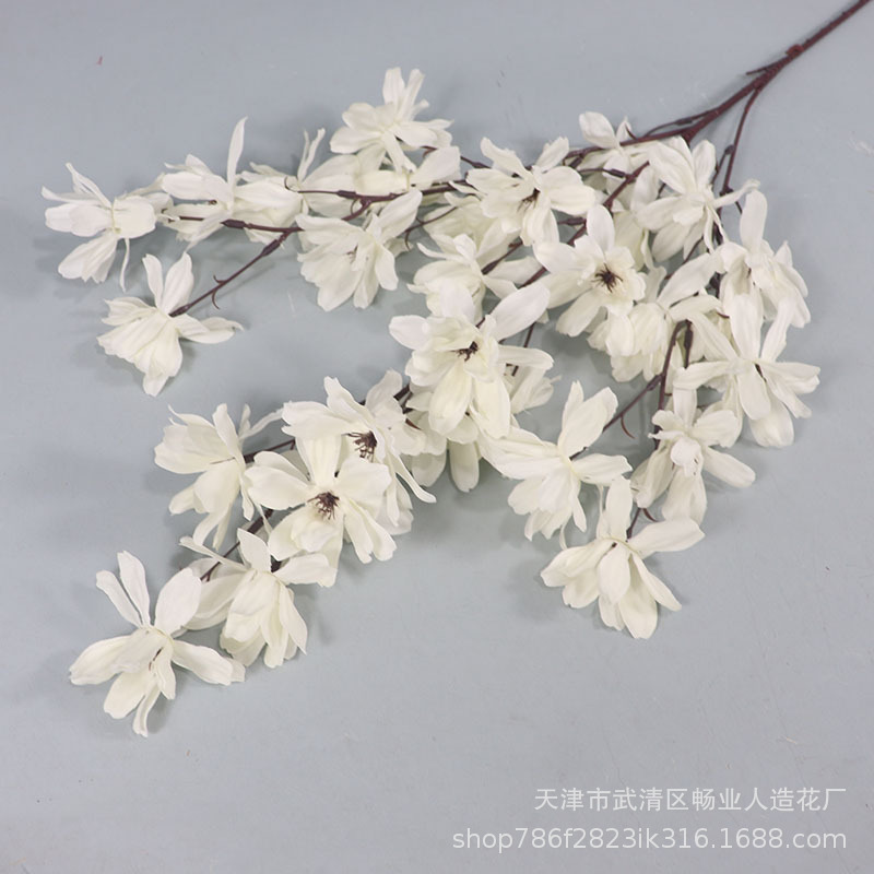 Flores artificiales blancas al por mayor para bodas, decoraciones de flores falsas, accesorios para techos de hoteles, flores artificiales blancas para celebraciones de bodas en salones de boda. image 34