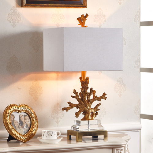 American Retro Creative Coral Crystal Bedside Lamp for Bedroom, European Style Export Hotel Model Room Study Decoration