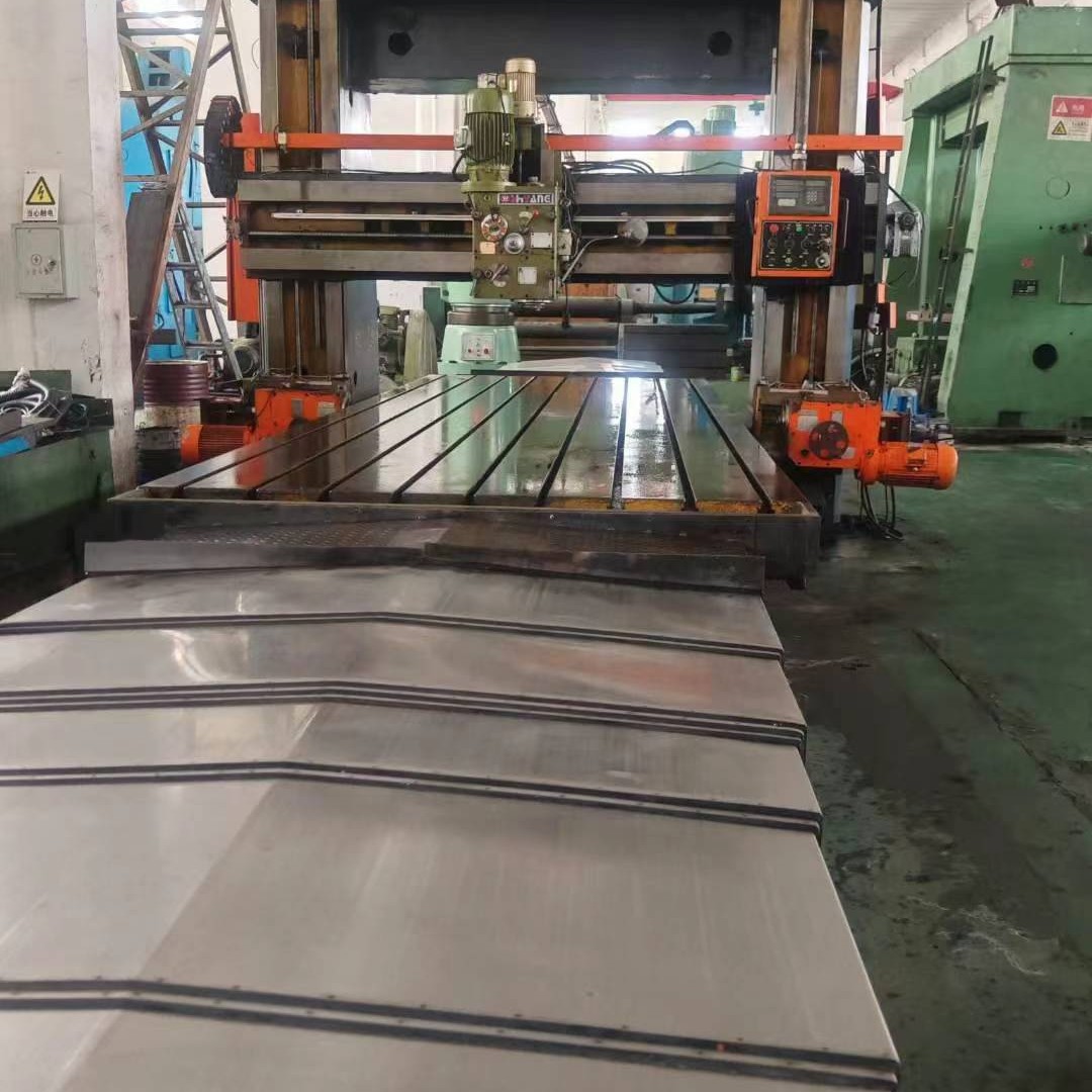 转让二手鑫昌XH-X6025龙门铣床铣头电机功率7.5龙门宽:2500