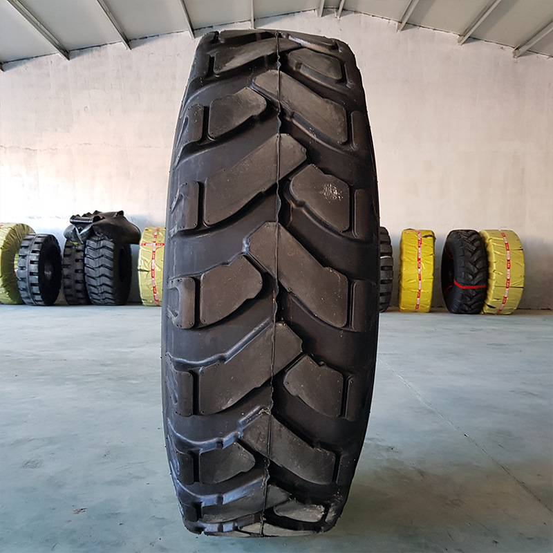 1800-24压路机轮胎人字L-3花纹尼龙成套工程机械轮胎