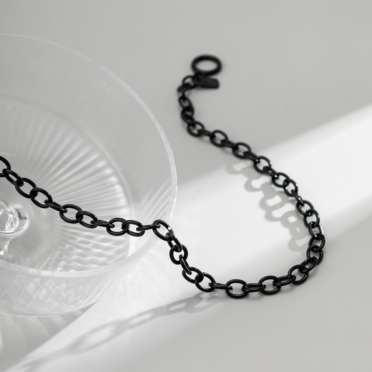 Fashion Solid Color Alloy Stoving Varnish Menu0027S Necklace 1 Piece