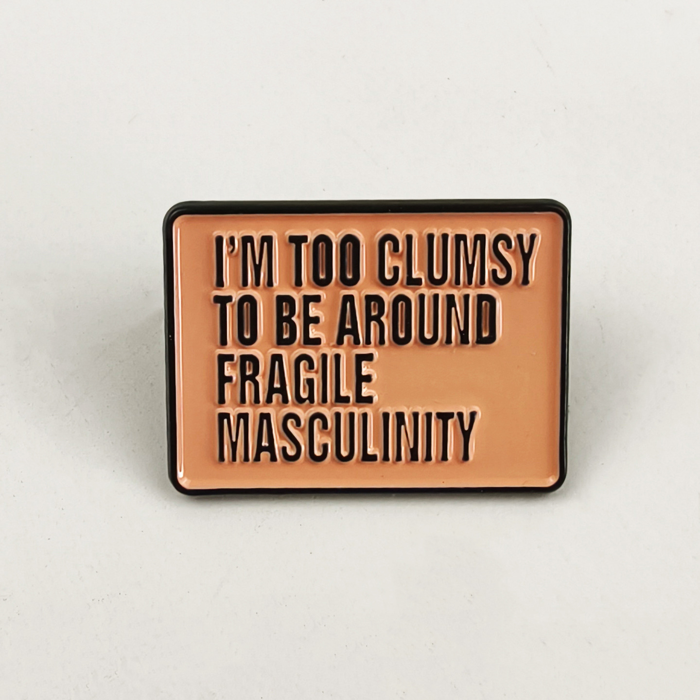 Broche de aleación geométrica creativa Lema de letras en inglés europeo y americano Accesorios de moda Insignia de ropa Pin de cuello Punto transfronterizo