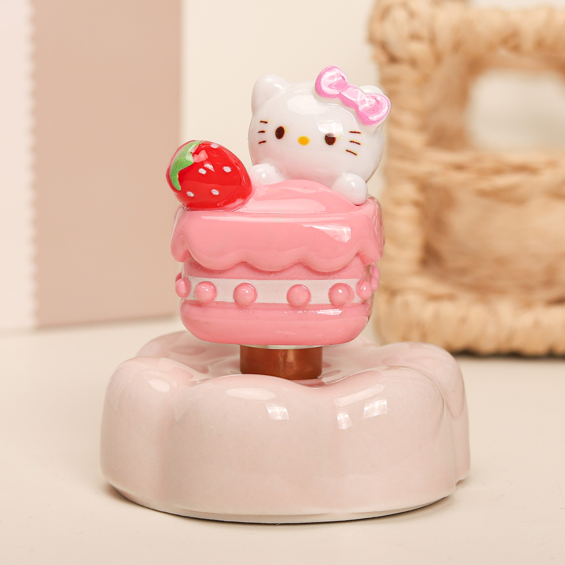 Trendy Food Toy Afternoon Tea Cat Spinner Car Desktop Rotating Ornament Gift for Stalls and Giveaways Wholesale