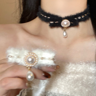 Autumn and winter atmosphere plush pearl pendant choker collar female temperament High sense necklace niche design necklace