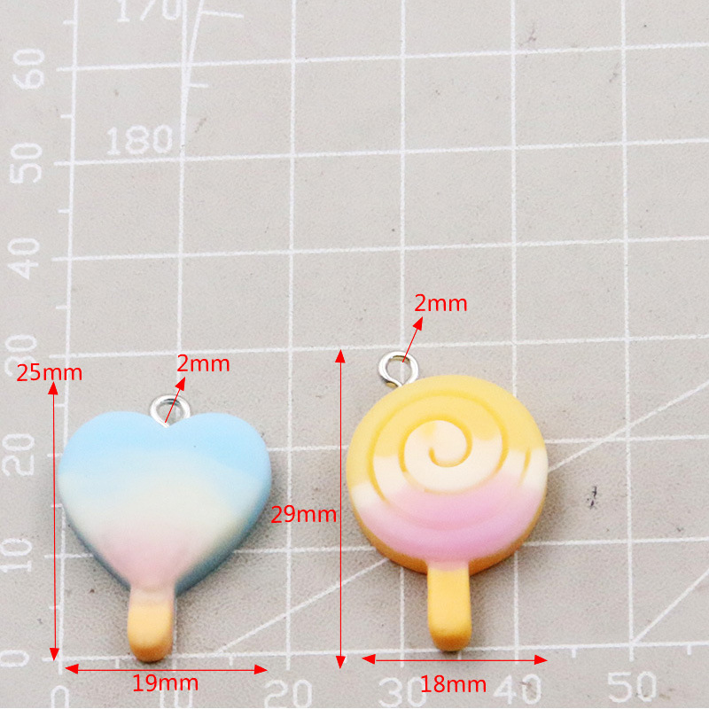 1 Piece Resin Heart Shape Pendant display picture 2