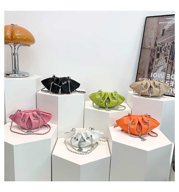 Women's Medium Pu Leather Solid Color Streetwear Dumpling Shape String Crossbody Bag display picture 25