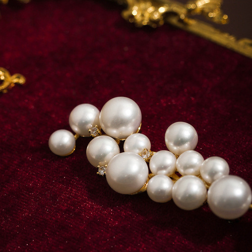 Foam freshwater pearl zircon brooch, personalized anti-exposure niche design, internet celebrity, light luxury, versatile ins trend