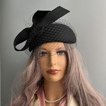 黑色羊毛呢蓓蕾帽女士秋冬网纱蝴蝶结发饰帽子舞台表演时装毡帽