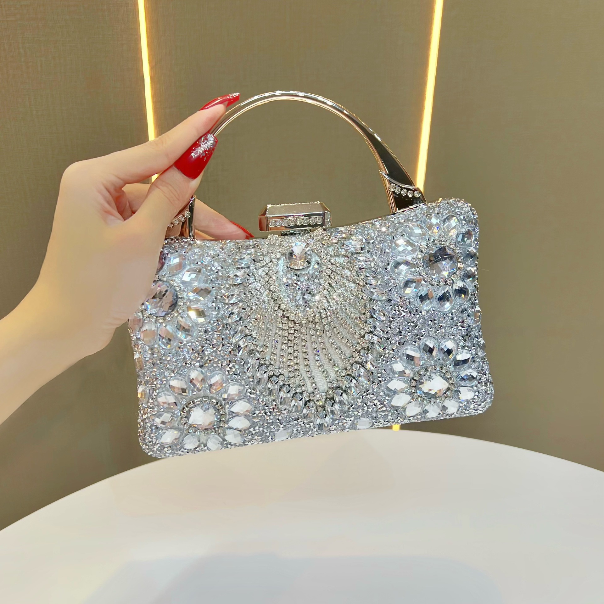 New Cross-Border Socialite Heavy Craft Evening Diamond-Studded Handbag For Women Wedding Banquet Matching Cheongsam_voghion.com