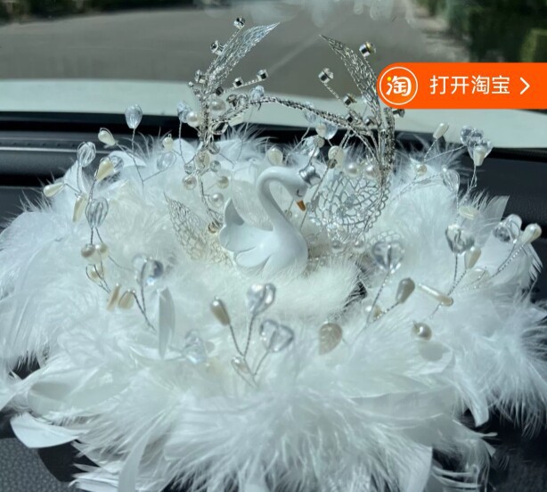Adornos de coche INS viento resina cisne mesa de decoración de coche cesta de flores de metal diamantes de imitación decoración de coche creativo plumas