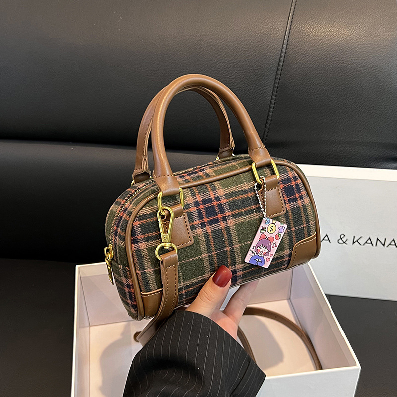 Borsa alla moda francese 2023 nuova borsa da donna a tracolla con celebrità in Internet di nicchia a spalla singola temperamento scozzese invernale_voghion.com