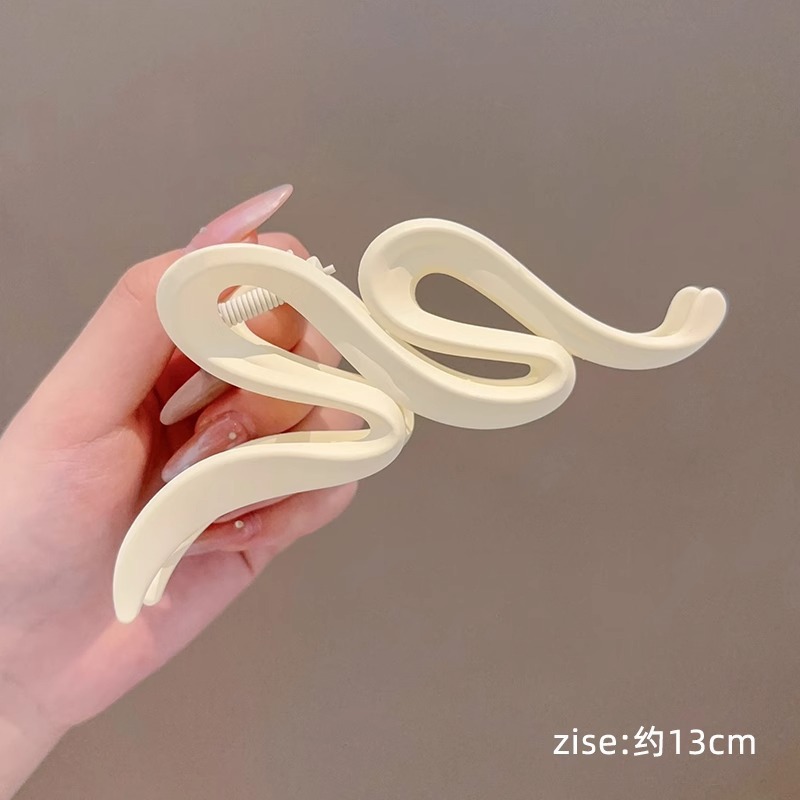 Gran volumen de cabello, horquilla larga, sentido avanzado femenino 2025 nuevo clip de agarre completo, clip de tiburón, tocado, horquilla