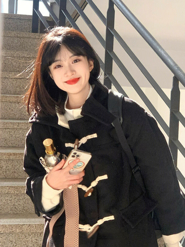黒のフード付きホーンボタンウールコートレディースミドル丈2025秋冬新作韓国風小柄ウールコート|undefined