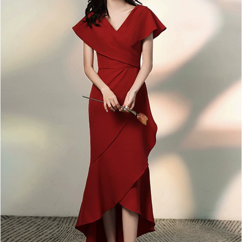 Red evening dress, V-neckline, "fish tail" cut