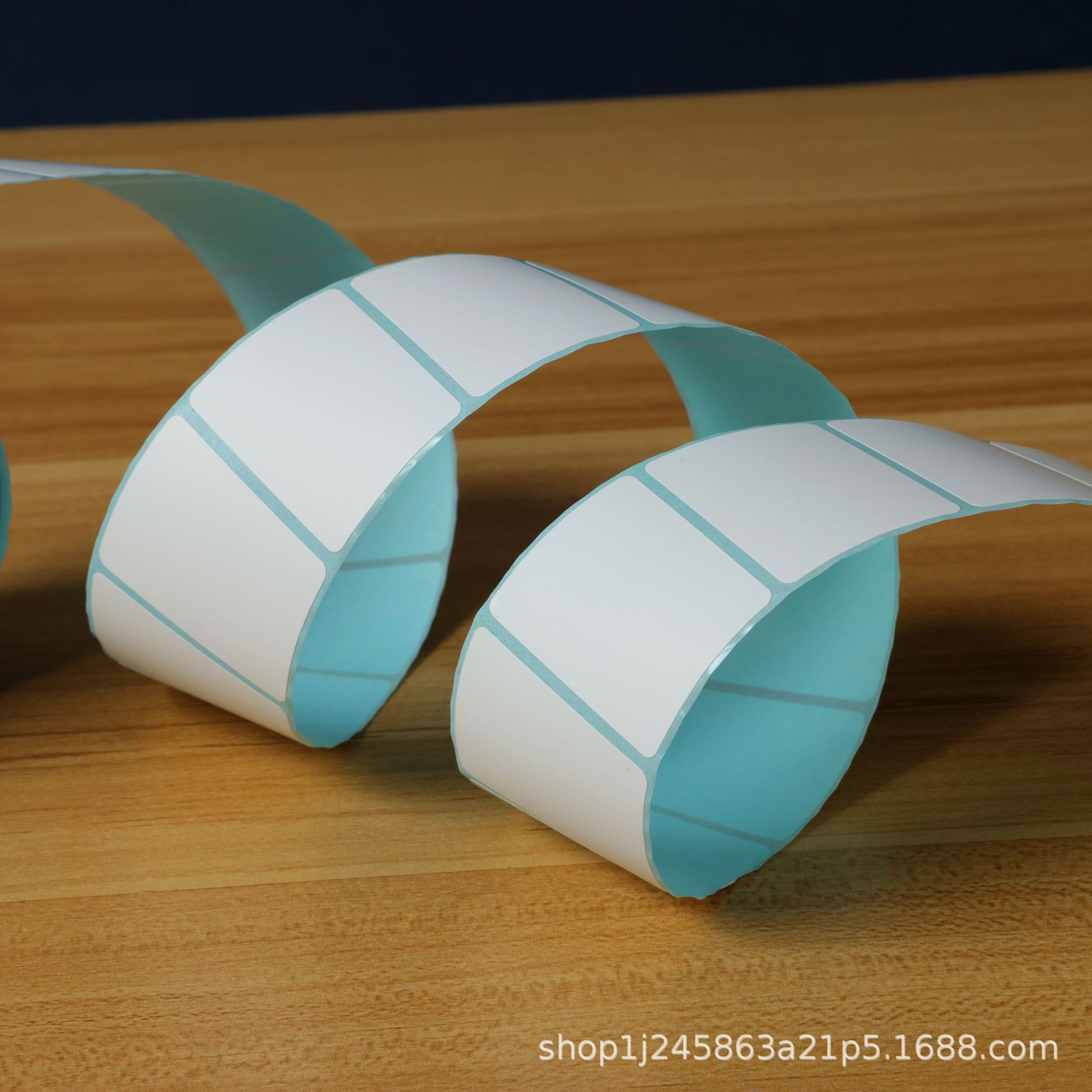 3중 열전사지 라벨 스티커 다양한 사이즈 자체 접착 라벨 스티커