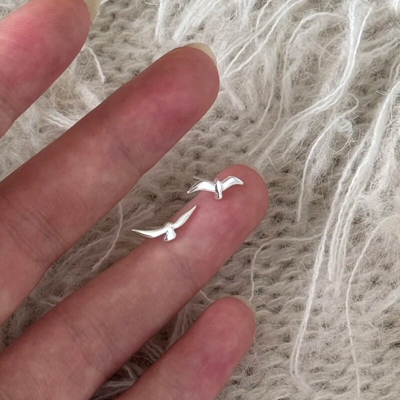 S999 Silver Needle Minimalist Asymmetric Bird Stud Earrings for Women, Simple Versatile Ear Bone Studs S999 Silver Needle Minimalist Asymmetric Bird Stud Earrings for Women, Simple Versatile Ear Bone Studs