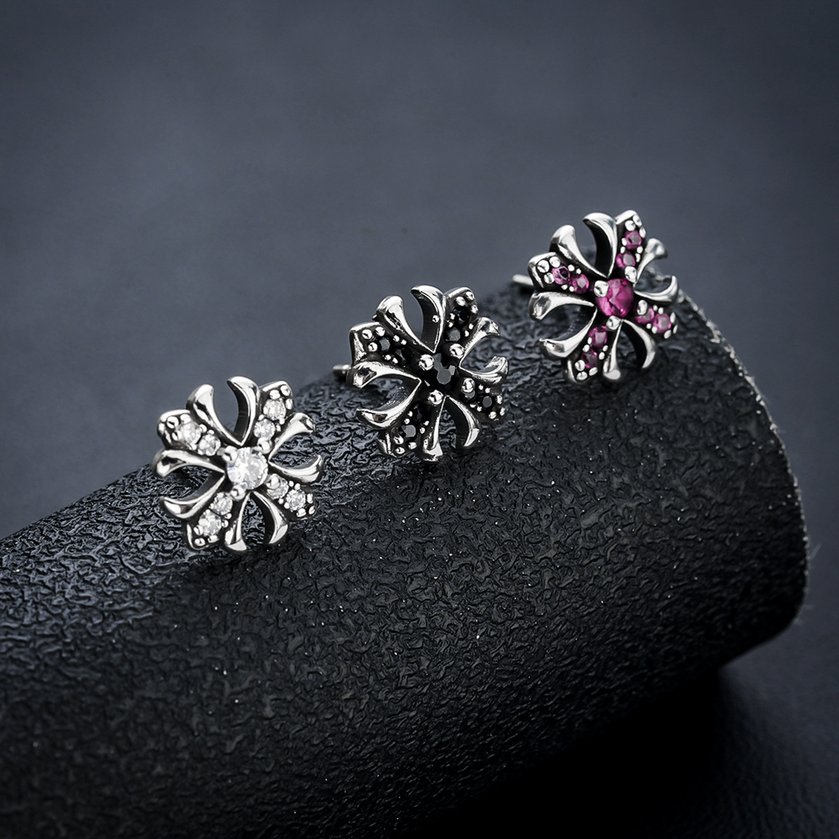 Crow Cross Diamond-Studded Earrings for Men, Trendy Hip-Hop Retro Fashion Personality Minimalist Luxury Earrings for Women