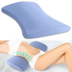 腰枕のベッドの上で人体の工学は腰を保護して横になります。