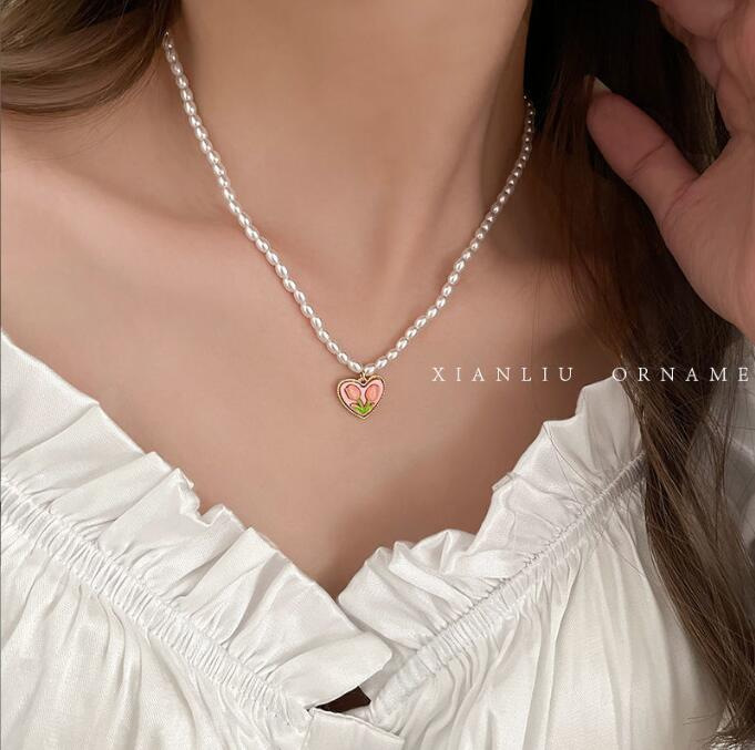 Retro Heart Shape Artificial Pearl Alloy Beaded Women's Pendant Necklace 1 Piece display picture 6