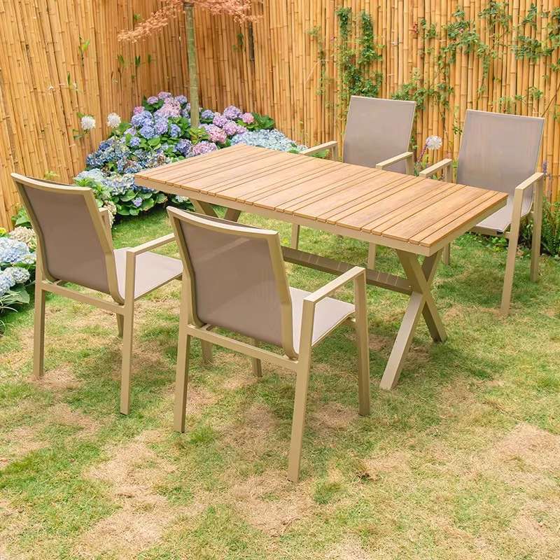 Mesa y silla de patio al aire libre, madera plástica, casa nórdica, patio al aire libre, jardín al aire libre, balcón, combinación de terraza de ocio