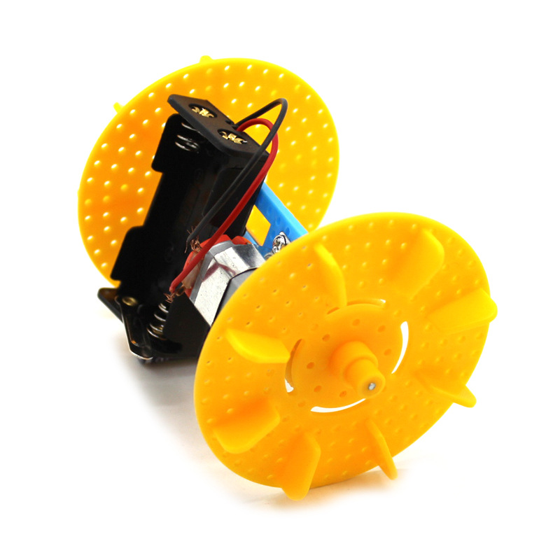 Campo de trigo-vehículo de dos ruedas en la pintura